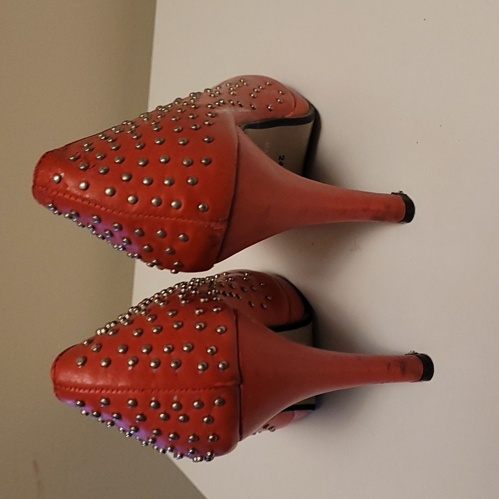 Heals - Picture 2 of 3
